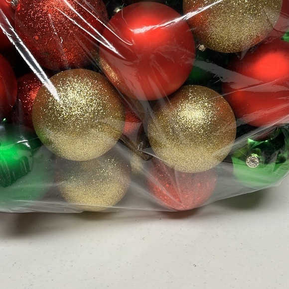 Ornaments 70 Total Gold , Red , Green Shatterproof - Picture 3 of 8